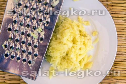 Скумбрия под шубой без свеклы. Салат из копченой скумбрии под шубой