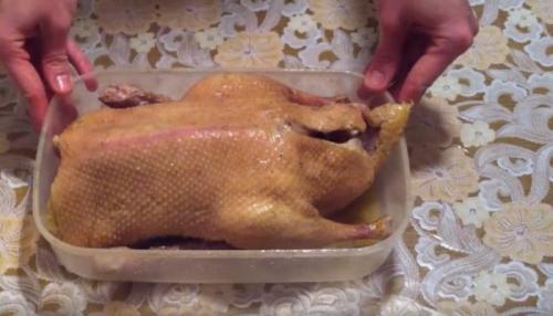 Как запечь утку в рукаве. Утка, запеченная в рукаве с апельсинами и медом