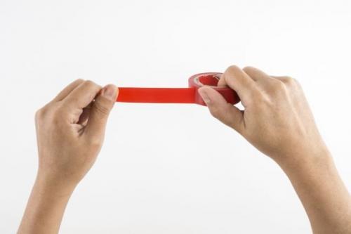 Полоски для макияжа глаз. Как использовать скотч при создании макияжа?