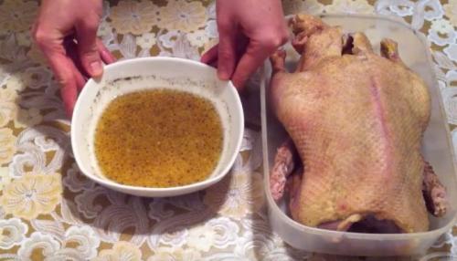 Как запечь утку в рукаве. Утка, запеченная в рукаве с апельсинами и медом