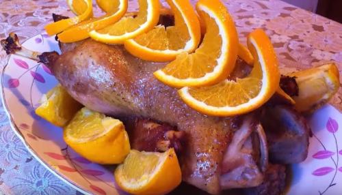Как запечь утку в рукаве. Утка, запеченная в рукаве с апельсинами и медом