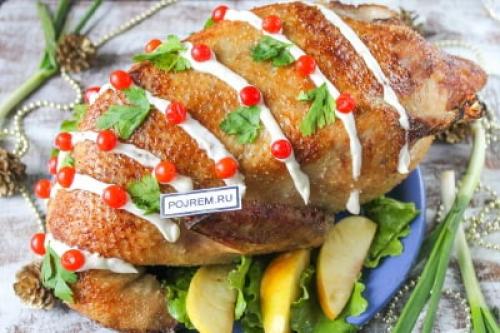 Рецепт: утка с яблоками и апельсинами в духовке