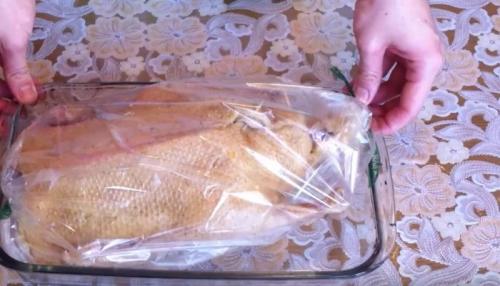 Как запечь утку в рукаве. Утка, запеченная в рукаве с апельсинами и медом