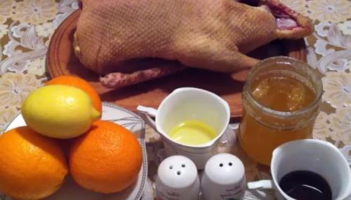 Как запечь утку в рукаве. Утка, запеченная в рукаве с апельсинами и медом