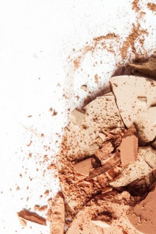 Румяна на глаза. Как использовать бронзер, румяна и хайлайтер в макияже глаз?