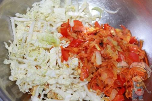 Ленивые голубцы из пекинской капусты с рисово-овощным фаршем без мяса