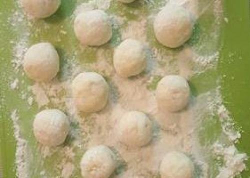 Творожные пончики жареные на сковороде. Творожные пончики жареные в масле рецепт от нашей читательницы