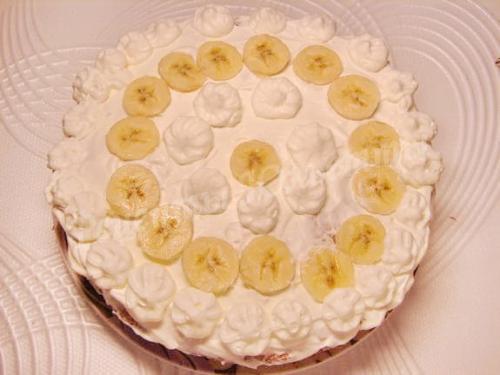 Нежный торт со сливками. Домашний бисквитный торт со взбитыми сливками