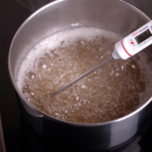 Нуга с орехами и цукатами домашняя. Медовая нуга с орехами