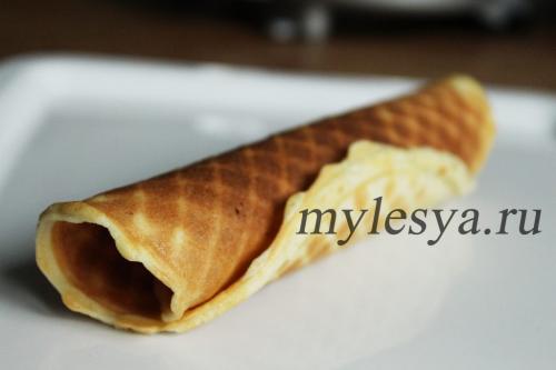 Хрустящие трубочки в электровафельнице. Хрустящие вафли (рецепт для электровафельницы)