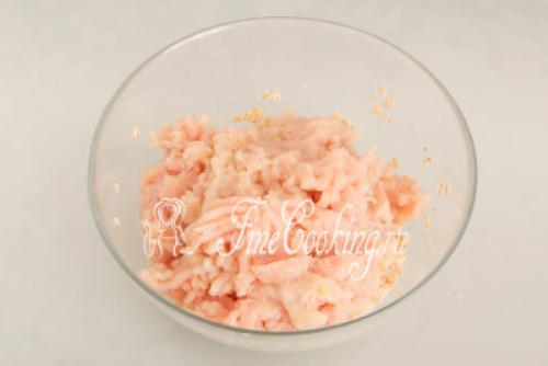 Куриные котлеты с овсяными хлопьями в духовке. Приготовление блюда по шагам: