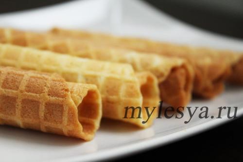 Хрустящие трубочки в электровафельнице. Хрустящие вафли (рецепт для электровафельницы)