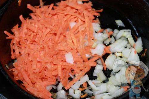 Ленивые голубцы из пекинской капусты с рисово-овощным фаршем без мяса