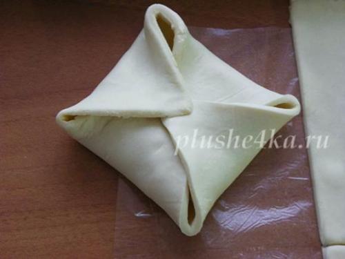 Булочки с сыром из слоеного теста