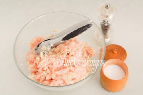 Куриные котлеты с овсяными хлопьями в духовке. Приготовление блюда по шагам: