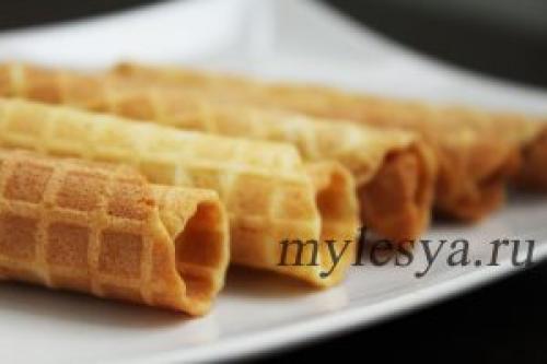 Хрустящие трубочки в электровафельнице. Хрустящие вафли (рецепт для электровафельницы)