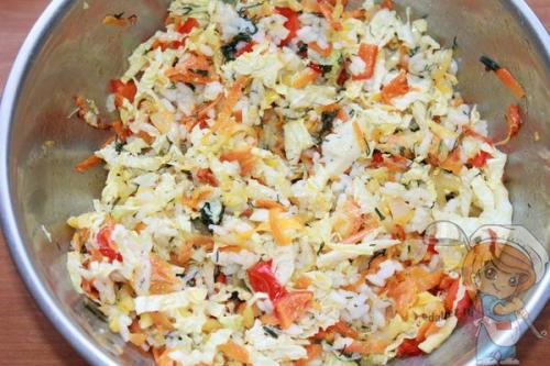 Ленивые голубцы из пекинской капусты с рисово-овощным фаршем без мяса