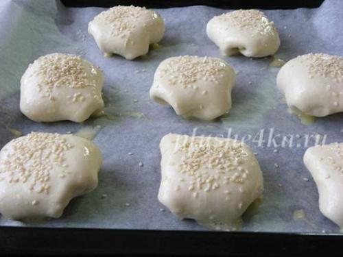 Булочки с сыром из слоеного теста