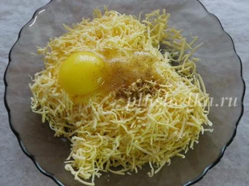 Булочки с сыром из слоеного теста