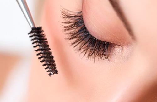 Вельвет ресниц можно ли красить тушью. Можно ли красить ламинированные ресницы тушью и краской