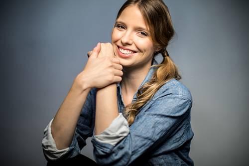 Как сделать каре из длинных волос. Короткие волосы без стрижки: узнай, как! 37 Как сделать каре из длинных волос. Короткие волосы без стрижки: узнай, как! 37