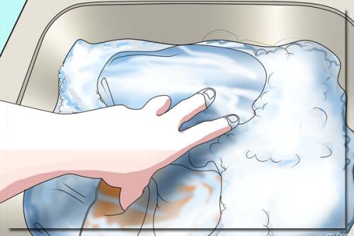 Как растянуть майку дома. Как растянуть футболку, кофту, платье