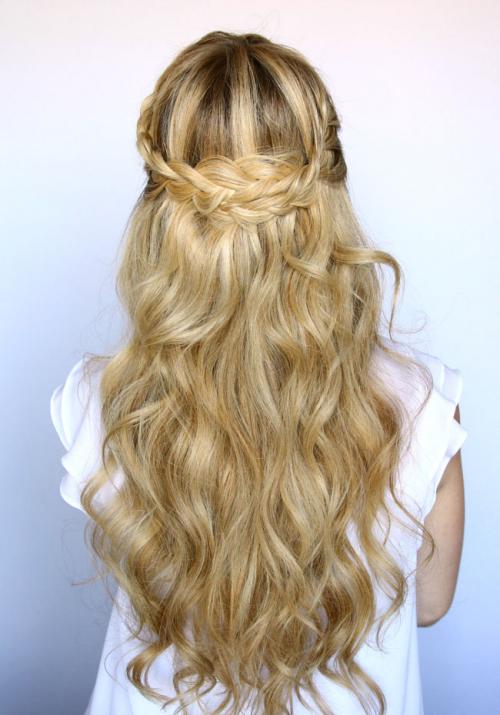Красивая прическа с элементами плетения. Прически с элементами плетения 05