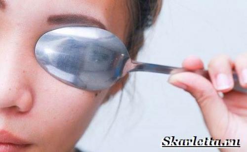 После слез утром глаза опухшие. Как убрать отеки глаз после слез?