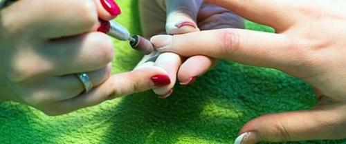 Как снять гелевое покрытие с ногтей в домашних условиях с помощью машинки. Как снимать гель лак с ногтей аппаратом