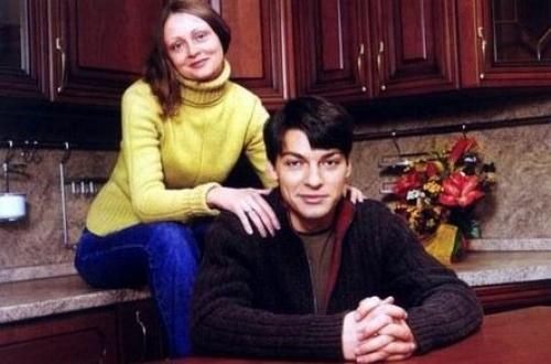 Корикова и страхов роман. К чему приводит безрассудная любовь: тайный роман артистов Даниила Страхова и Елены Кориковой