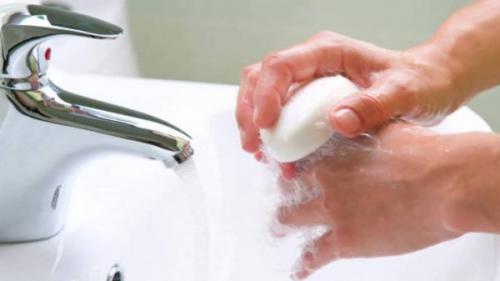 Чем можно смыть краску для волос. 8 способов самостоятельно смыть краску с волос до натурального цвета 07 Чем можно смыть краску для волос. 8 способов самостоятельно смыть краску с волос до натурального цвета 07