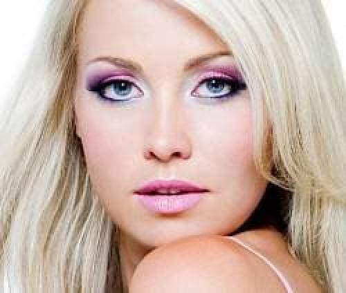 Как сделать кукле макияж. Макияж «Кукольные глаза» своими руками — секреты стильного мейк-апа 06 Как сделать кукле макияж. Макияж «Кукольные глаза» своими руками — секреты стильного мейк-апа 06