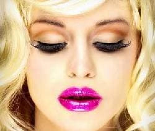 Как сделать кукле макияж. Макияж «Кукольные глаза» своими руками — секреты стильного мейк-апа 05 Как сделать кукле макияж. Макияж «Кукольные глаза» своими руками — секреты стильного мейк-апа 05