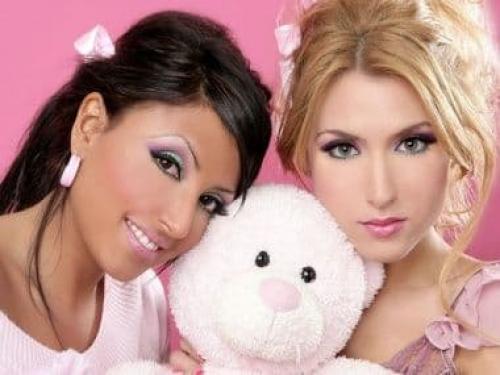 Как сделать кукле макияж. Макияж «Кукольные глаза» своими руками — секреты стильного мейк-апа 02 Как сделать кукле макияж. Макияж «Кукольные глаза» своими руками — секреты стильного мейк-апа 02