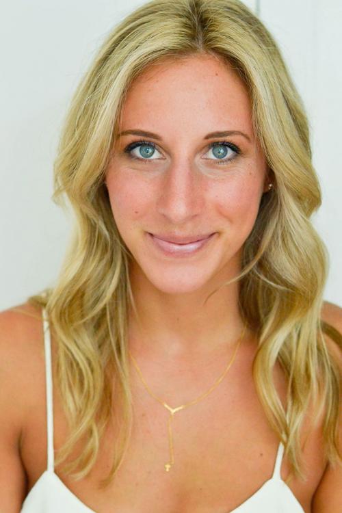 Тени для голубых глаз блондинок. Макияж для блондинок с голубыми глазами: 12 правил