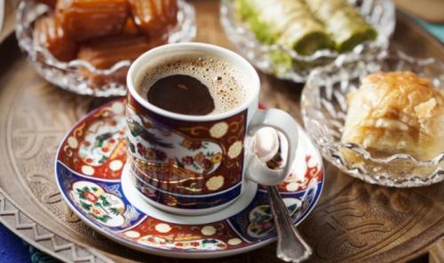 Мускатный орех и корица. Особенности приготовления кофе с мускатным орехом