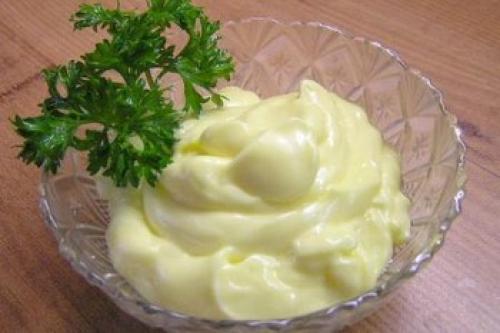 Маска для лица из майонеза. Майонезные маски для лица: легко, эффективно и всегда под рукой