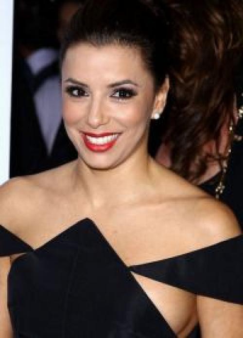 Вечерний макияж под черное платье пошагово. Макияж под черное платье