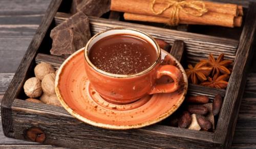 Мускатный орех и корица. Особенности приготовления кофе с мускатным орехом