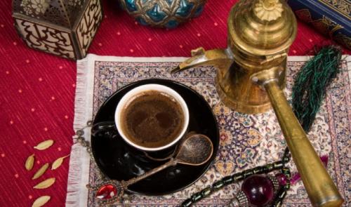 Мускатный орех и корица. Особенности приготовления кофе с мускатным орехом