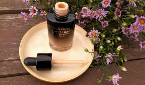 Нанесение тонального крема влажным спонжем. Основные тональные средства