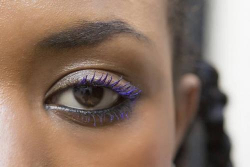 Фиолетовая тушь марки. Фиолетовая тушь для ресниц