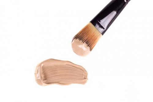 Пудра заменяющая тональный крем. Чем заменить тональный крем летом?