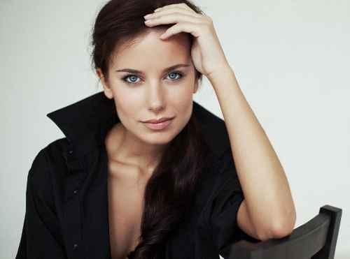 Дневной макияж для серо-голубых глаз. Техника и виды макияжа для серо-голубых глаз с фото и видео 02