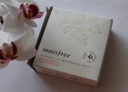 Пудра с спф. Солнцезащитная пудра с высоким SPF Innisfrее Mineral UV Whitening Pact SPF50+/PA+++