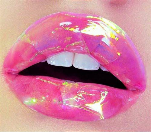 Хороший бюджетный блеск для губ. Отличные бюджетные блески для губ. Как выбрать идеальный блеск?