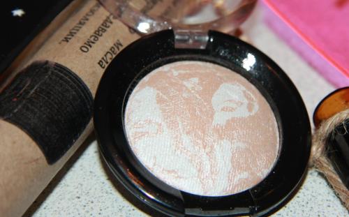 Запеченные тени диваж. Бюджетный приближенный аналог Mary - Lou: запеченные тени - хайлайтер для век DIVAGE Colour Sphere №20