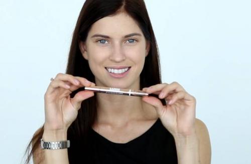 Макияж для голубых глаз и темных волос