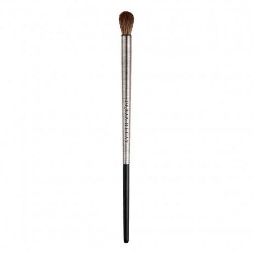 Кисти для макияжа. Как выбрать кисти для макияжа глаз?