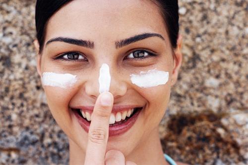 Выровнять цвет лица в домашних условиях. Народные рецепты для выравнивания тона лица в домашних условиях 03